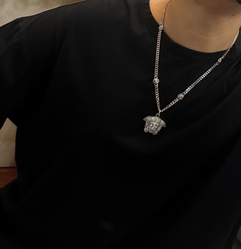 VERSACE